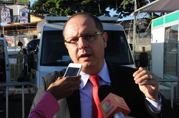 Advogado de Marcos Aparecido dos Santos, o Bola, �cio Quaresma, conversa com a imprensa - Paulo Filgueiras/EM/D.A Press