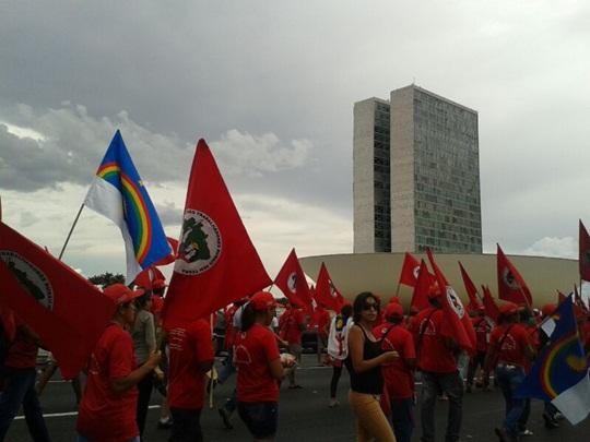 Sem-terra de várias regiões do país fazem manifestação na Esplanada dos Ministérios - Daniela Garcia/ CB/ D.A Press