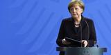A chanceler alemã, Angela Merkel, fala sobre o acidente com avião na França, durante uma conferência em Berlim
