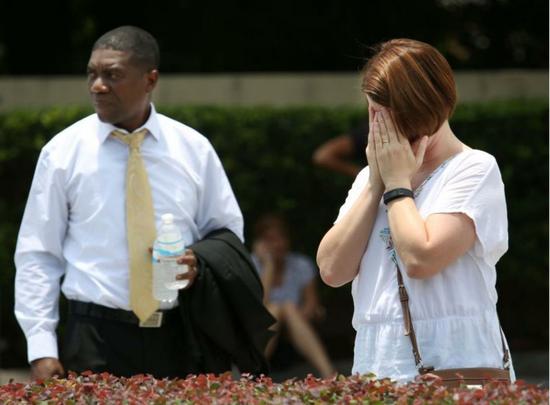 A comoção tomou conta das pessoas nas proximidades da boate Pulse