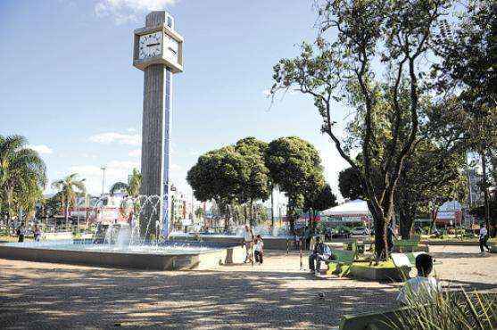 Praça do Relógio, em Taguatinga: cidade terá R$ 3,5 milhões a menos para gastar, segundo portaria do GDF (Kleber Lima/CB/D.A Press - 12/12/11)