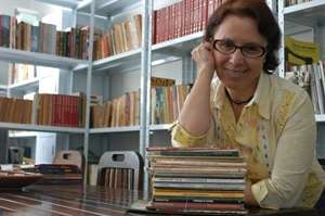  Stella Maris Rezende ganhou pr&ecirc;mios pelos livros  A mocinha do mercado central  e A guardi&atilde; dos segredos de fam&iacute;lia (Zuleika de Souza/CBPress 12/08/2004)