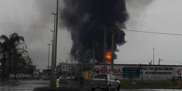 Depósito incendiado na Cidade Estrutural é condenado pela Defesa Civil