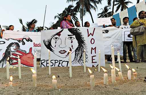 Militantes da ONG Aastha protestam em Mumbai: 'Respeitem as mulheres' (Punit Paranjpe/AFP)
