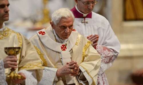Papa Bento XVI condenou as desigualdades entre ricos e pobres (AFP PHOTO / ANDREAS SOLARO )