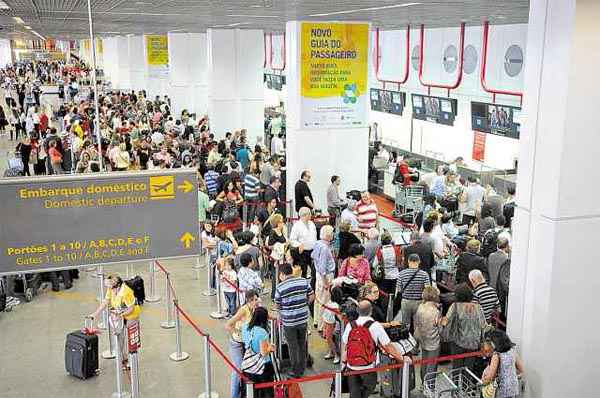 No feriadão que começa no próximo fim de semana, cerca de 205 mil pessoas passarão pelo terminal brasiliense (Gustavo Moreno/CB/D.A Press - 30/11/12)