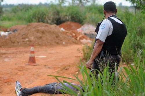 Um homem é encontrado morto em área de despejo de lixo na Estrutural (Marcelo Ferreira/CB/D.A Press)