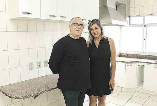 Bruno Guimarães e a mulher, Cláudia, estão à procura de um apartamento que lhes dê conforto (Viola Junior/Esp. CB/D.A Press) Bruno Guimarães e a mulher, Cláudia, estão à procura de um apartamento que lhes dê conforto (Viola Junior/Esp. CB/D.A Press)