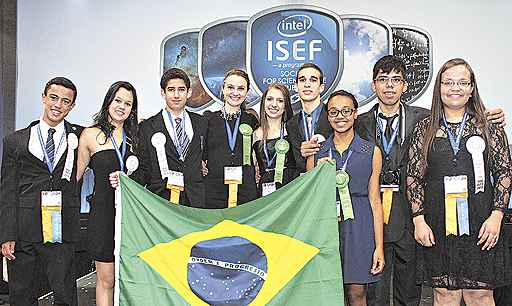 Equipe do Brasil na Feira Internacional Intel 2013 (Luis Eduardo Selbach/Divulgação)