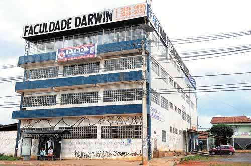 Instalada em Águas Claras, a Faculdade Darwin foi proibida de receber novos alunos por suspeita de emissão irregular de registro de especialização (Janine Moraes/CB/D.A Press - 26/4/12)