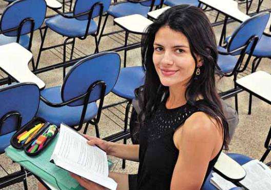 Para fazer os exames da ANTT e da PRF, Daniela Caputo passou u o último ano estudando seis horas por dia:'Não tive sábado nem domingo, só sacrifício' (Gustavo Moreno/CB/D.A Press) Para fazer os exames da ANTT e da PRF, Daniela Caputo passou u o último ano estudando seis horas por dia:'Não tive sábado nem domingo, só sacrifício' (Gustavo Moreno/CB/D.A Press)