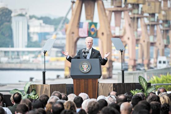 O vice-presidente Joe Biden visitou a Petrobras em maio e defendeu parcerias na área energética (Yasuyoshi CHiba/AFP ) O vice-presidente Joe Biden visitou a Petrobras em maio e defendeu parcerias na área energética (Yasuyoshi CHiba/AFP )