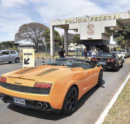 Entre os veículos apreendidos pela PF, há Lamborghini e Ferrari (Gustavo Moreno/CB/D.A Press - 19/9/13)