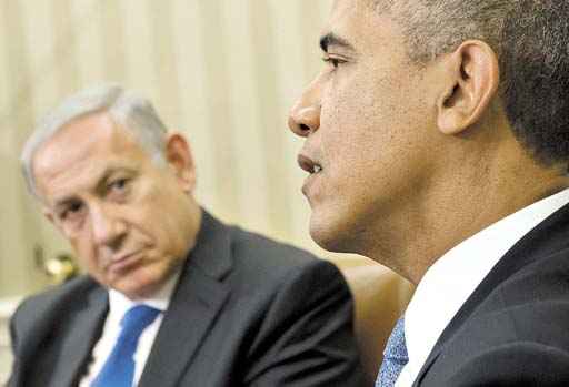 Benjamin Netanyahu (E) e Obama (D): desacordos sobre o Irã e sobre a expansão de colônias judaicas (Saul Loeb/AFP)