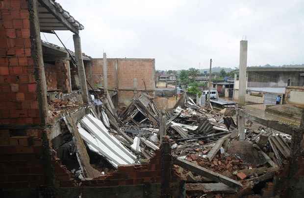 As chuvas provocaram inundações, estragos para moradores, e deixou um rastros de destruição (Tomaz Silva / Agência Brasil) As chuvas provocaram inundações, estragos para moradores, e deixou um rastros de destruição (Tomaz Silva / Agência Brasil)