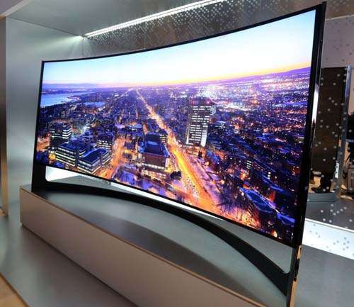 O televisor de 105 polegadas com tela curva é uma das novidades da Samsung para a Copa do Mundo (Samsung/Divulgação )