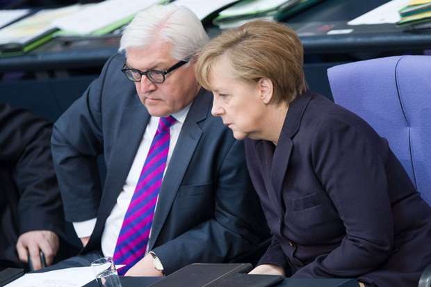 A chanceler alemã, Angela Merkel reiterou que a Rússia enfrentou a ameaça de sanções económicas da UE, se a crise sobre a região Criméia ucraniana escalado mais à frente de uma cimeira UE (Bernd Von Jutrczenka/ AFP Photo)
