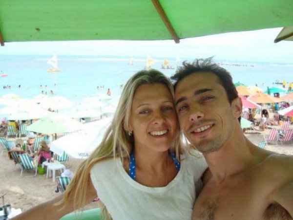 Graciela Ugulioni e Adriano: madrasta suspeita de asfixiar Bernardo  (Reprodução / Facebook)