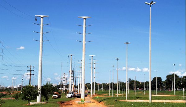 Novas estruturas de concreto instaladas pela Companhia Energética de Brasília no Taguaparque: falta de sinalização na parte interna (Lula Lopes/Esp. CB/D.A Press)