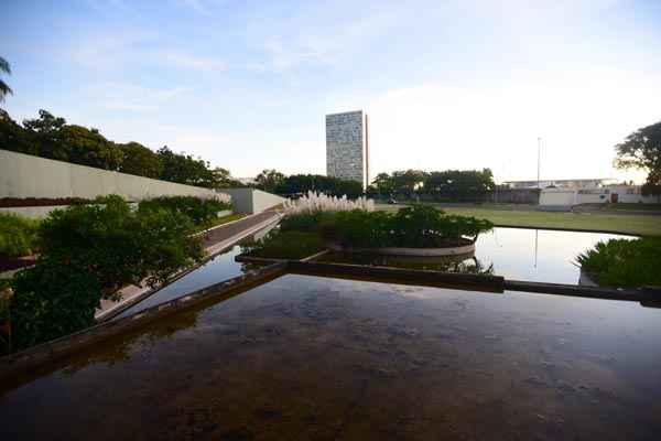 A umidade relativa do ar deve variar entre 95% e 40%  (Ed Alves/CB/D.A Press)