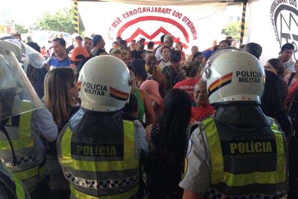 Polícia Militar acompanha manifestação de integrantes do MTST (Marcelo Ferreira/CB/D.A Press
)