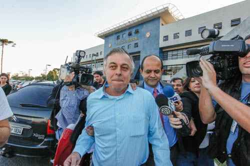 Paulo Roberto deixa a carceragem: PF fala em 'organização criminosa no seio da empresa Petrobras' (Daniel Castellano/Gazeta do Povo)
