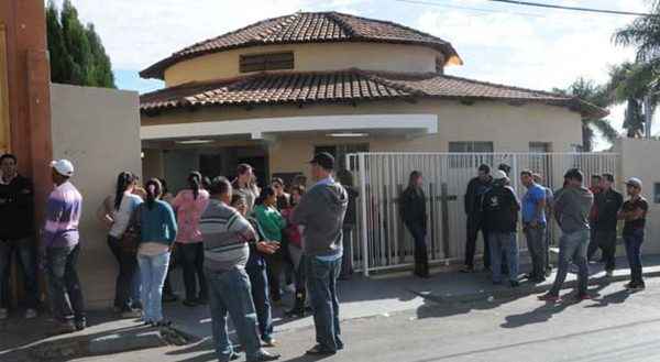 Duas vítimas da tragédia foram enterradas nesta quarta-feira na cidade (Paulo Filgueiras/EM/D.A Press)