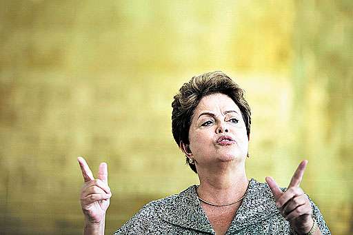 Dilma Rousseff convocou a imprensa e negou que a campanha tenha cometido qualquer irregularidade (Ueslei Marcelino/Reuters)