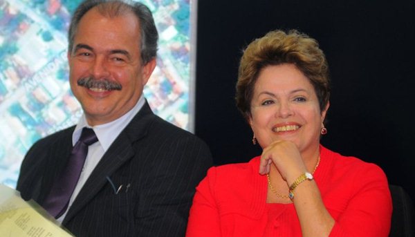 Responsável por tocar o governo durante as eleições, Mercadante deve permanecer na Casa Civil (Janine Moraes/CB/D.A Press)