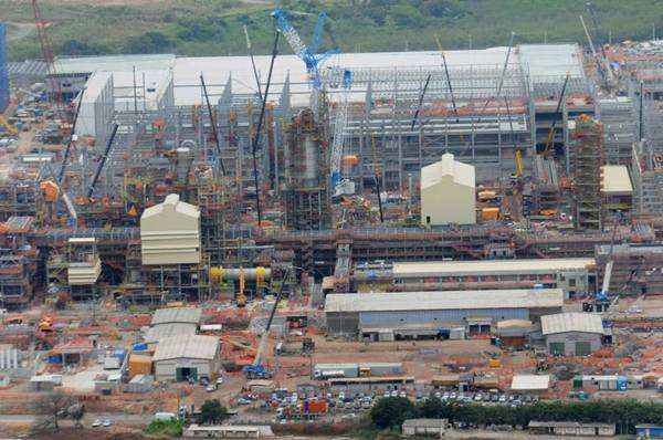 A refinaria Abreu e Lima, em Pernambuco, está entre os empreendimentos problemáticos, segundo levantamento do Tribunal de Contas da União (Teresa Maia/CB/D.A Press)