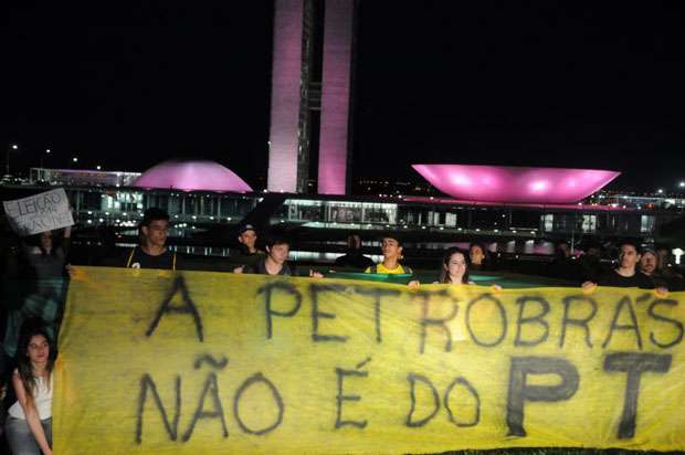 Manifestação na Esplanada no fim de outubro: insatisfação da população diante dos escândalos no governo (Minervino Junior/CB/D.A Press)