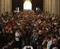 Fiéis fazem fila na Catedral da Sé para homenagear d. Paulo Evaristo Arns