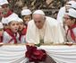 Papa comemora 81 anos e pede que todos sejam 'felizes sempre'
