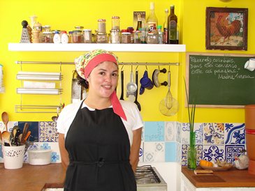 Para Kátia Najara, do blog Rainhas do lar, quem se aventura na cozinha hoje busca praticidade: 'A maior parte das mulheres tem várias atribuições' (Arquivo pessoal ) Para Kátia Najara, do blog Rainhas do lar, quem se aventura na cozinha hoje busca praticidade: 'A maior parte das mulheres tem várias atribuições' (Arquivo pessoal )