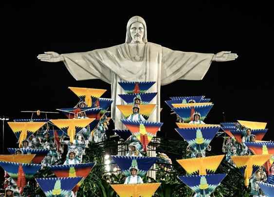 A União da Ilha do Governador contou como o Rio conquistou os deuses do Olimpo que vieram conhecer a cidade das Olimpíadas 2016