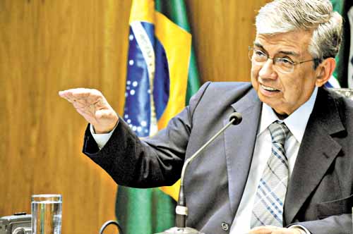 Ao assumir o Ministério da Previdência, no início de 2011, Garibaldi comparou a tarefa à aspereza de um abacaxi