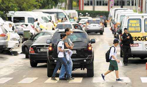 A 912 Sul, onde funcionam dois grandes colégios, foi um dos trechos mais congestionados nos acessos à W3