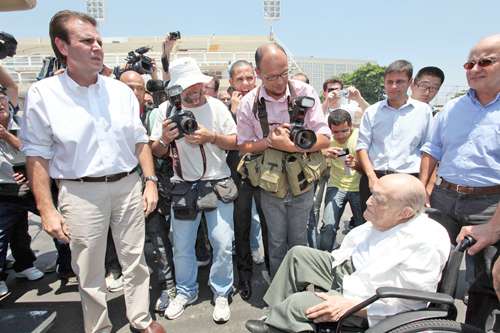 Oscar Niemeyer visita as obras no Rio de Janeiro: folia carioca terá mais espaço, a partir deste ano