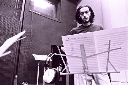 Foto de Arthur Verocai presente no encarte de seu primeiro álbum, lançado em 1972