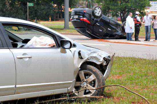 Os carros colidiram quando o IX35 teria tentado fazer o retorno