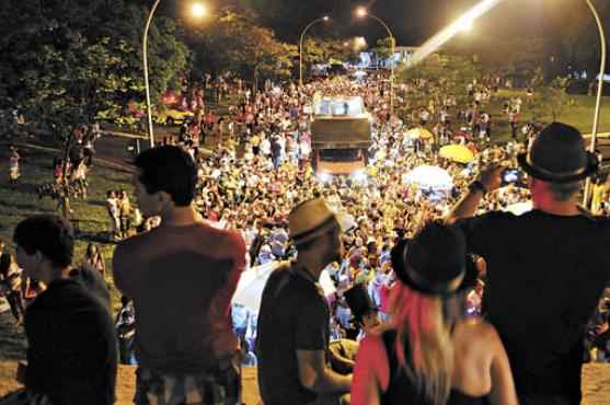 Galinho de Brasilia: o bloco tomou conta das ruas que cortam as quadras 203 e 303 Sul, sem nenhuma ocorrência policial grave