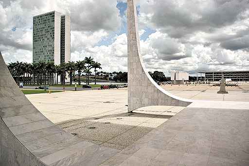 Vista do Congresso a partir do Supremo: servidores do Ministério Público Federal querem transferir debate sobre o 14º e o 15º salários  do parlamento para a Corte