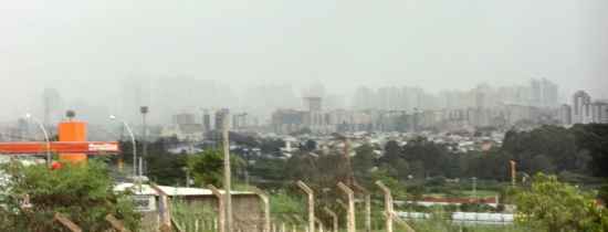 Cidade de Taguatinga vista da avenida Elmo Serejo, sentido Taguatinga.