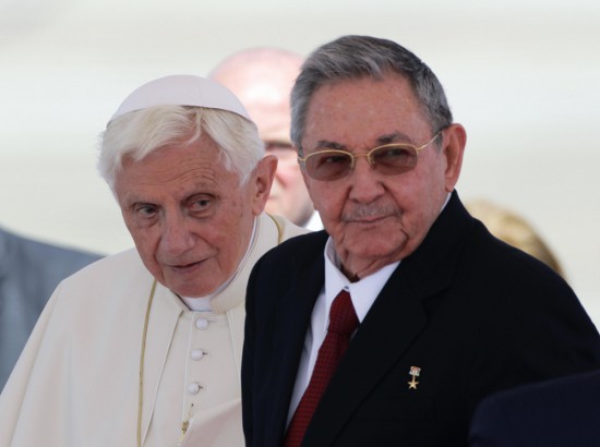 Raúl Castro recebe o papa Bento XVI em Cuba