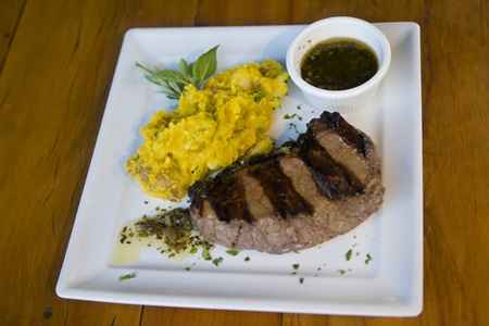 Em nome da gastronomia, o bairrismo fica de fora na hora de preparar uma bela carne assada. Nesse quesito, os argentinos têm muito a ensinar