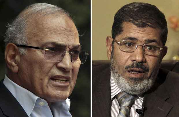 Ahmad Shafiq (esquerda) e Mohamed Mursi (direita) foram os mais votados no primeiro turno