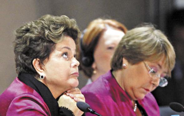 Ao lado da presidente Dilma, a ex-presidente do Chile Michelle Bachelet defendeu na ONU Mulheres a autonomia feminina em relação aos filhos