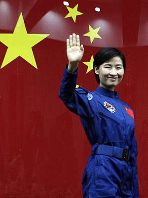 Cosmonauta Liu Yang é primeira mulher enviada pela China ao espaço