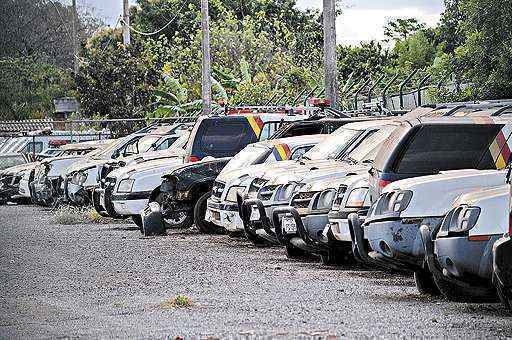 Veículos parados no Setor Policial Sul: apesar de inutilizados, as peças deverão ser leiloadas em futuro pregão da Polícia Militar