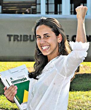 Ana Carolina Quemel estuda oito horas por dia de olho em uma vaga no TCU